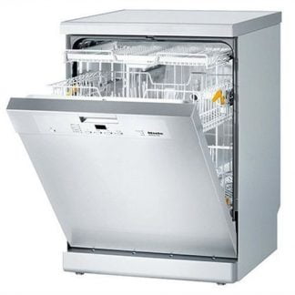 This dishwasher has a 3-1 option Half load function Power off memory function Child lock Height adjustable upper basket Water overflow protection
